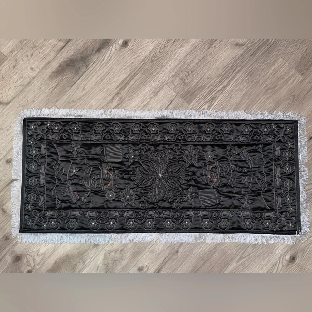 Christmas Beautiful Snowman Table Runner‎